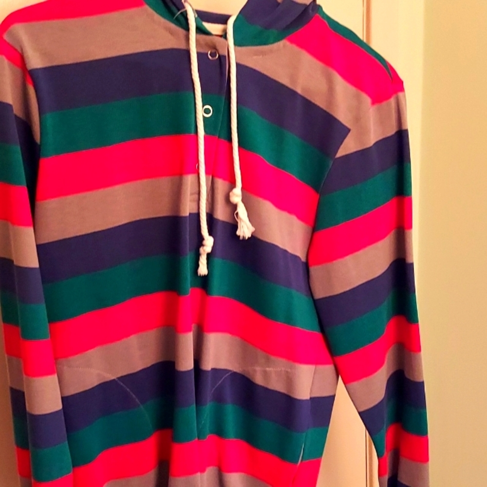Hoodie with pockets